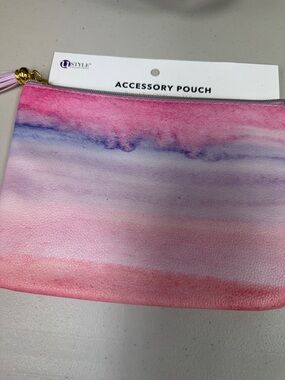 U Style 9 inch x 6.5 inch accessory pouch Watercolor design Accessory Pouch new